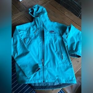 Women’s Patagonia Rain Jacket